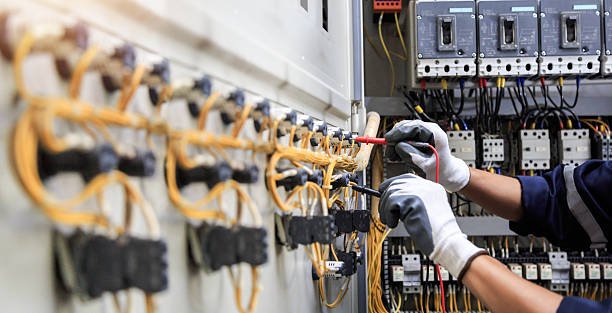 Professional Electrician technician working in Tanglewilde, WA